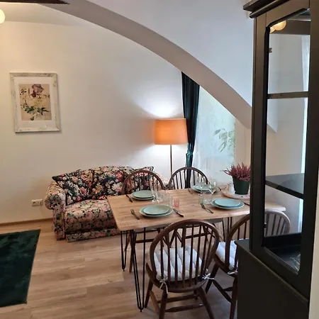 - Zemlinski Aparthotel *
