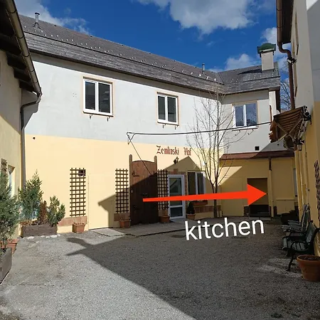 - Zemlinski Appart hôtel 3*