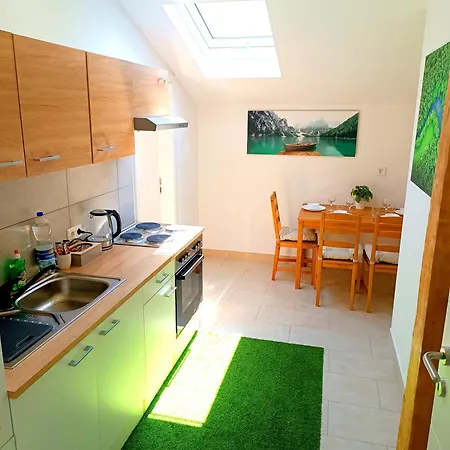 - Zemlinski Aparthotel *