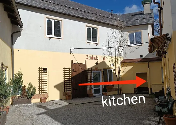 - Zemlinski Apart Otel 3*